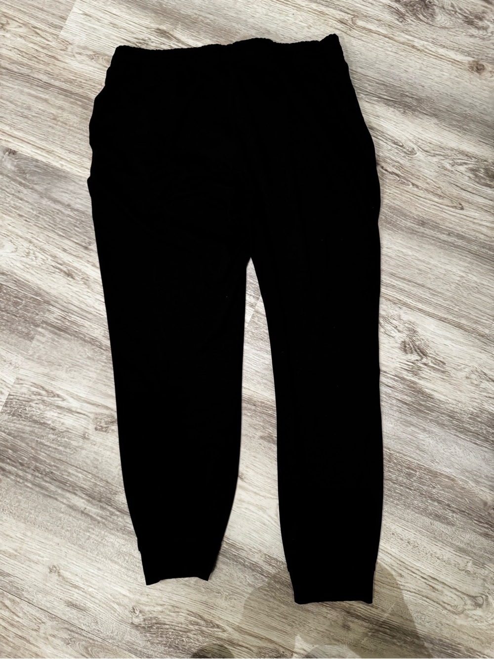 Vuori Black 1/4 zip crop hoodie with matching joggers size L - Picture 7 of 10